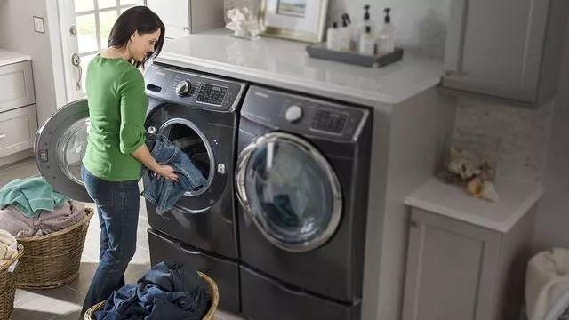 教你如何用一台洗衣机的空间摆放两台洗衣机
